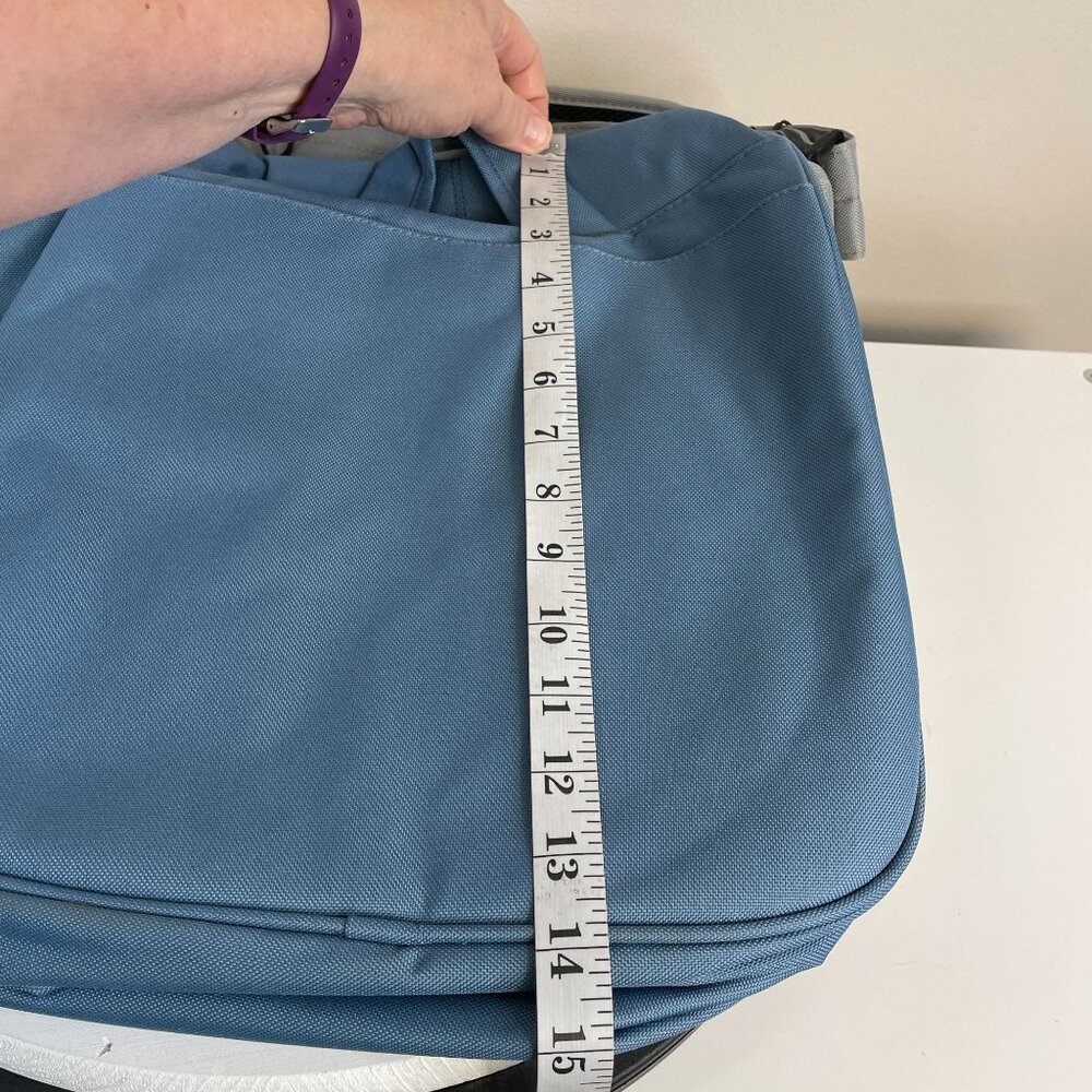 Outdoor Products Unisex Messenger Bag NWT Padded Back To School College Courier - Picture 11 of 16